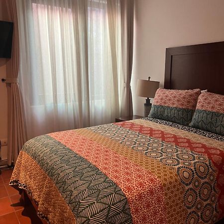 סאן מיגל דה אלנדה Cousy Condo San Rafael, 3 Blocks From The Parish, Pool, Bbq And Terrace מראה חיצוני תמונה